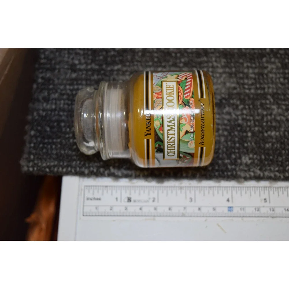 Yankee Candle Christmas Cookie Small Jar Housewarmer Candle 3.7oz 138504